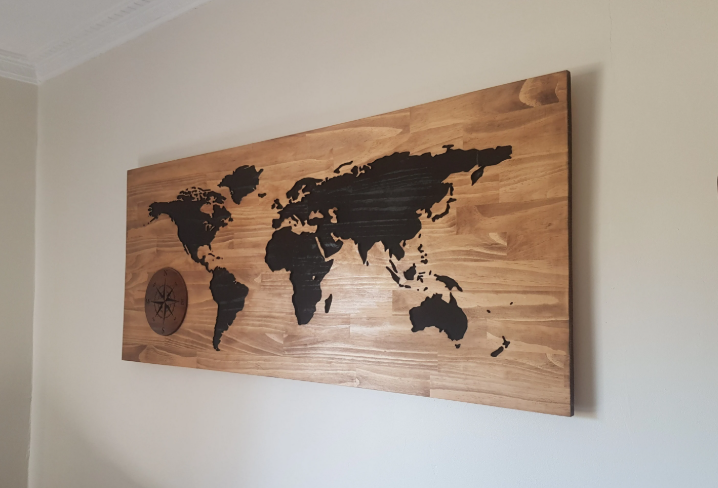 Drvena mapa sveta za zid